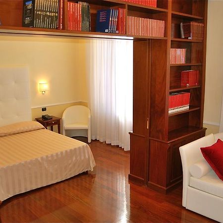 Luxury Ludovisi Rooms Rome Exterior photo