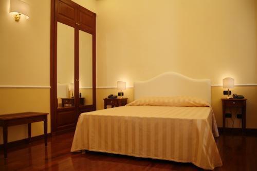 Luxury Ludovisi Rooms Rome Exterior photo