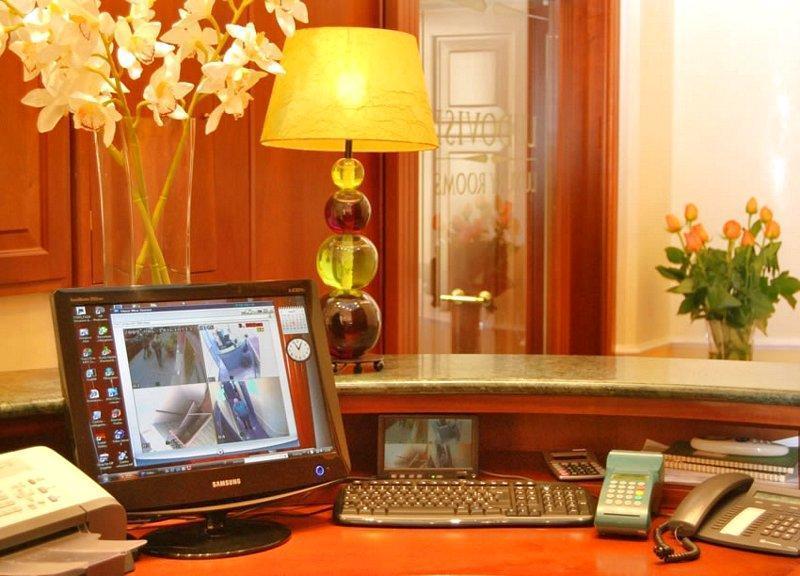 Luxury Ludovisi Rooms Rome Exterior photo