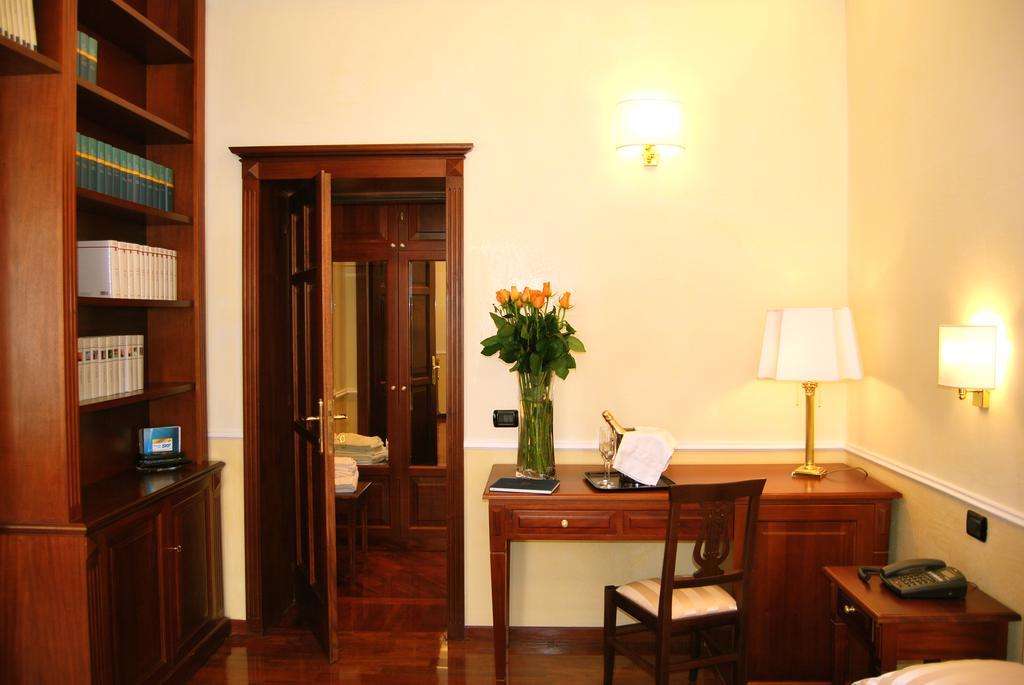 Luxury Ludovisi Rooms Rome Exterior photo