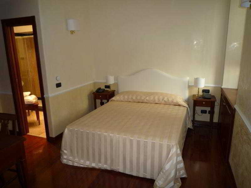 Luxury Ludovisi Rooms Rome Exterior photo